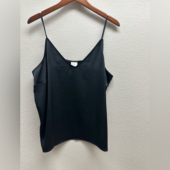 New Women’s Tank Top - Picture 2 of 4